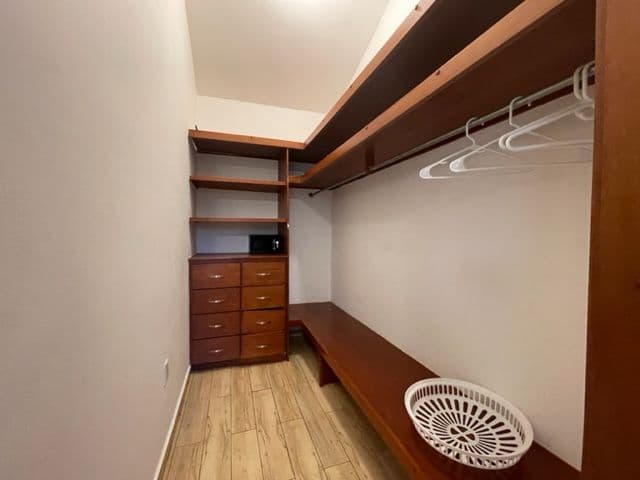 3-Bedroom Villa with Pool in Casa Linda, Sosúa — Walk-in closet