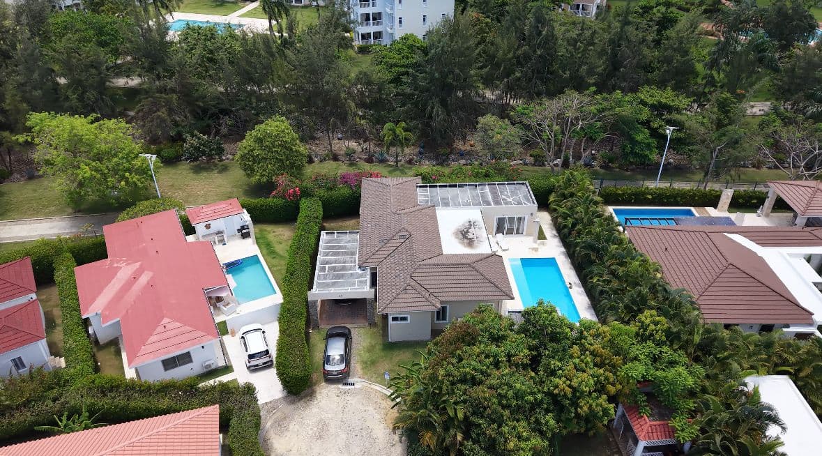 Schlüsselfertige Villa mit 3 Schlafzimmern und privatem Pool in Sosúa Ocean Village — Außenansicht