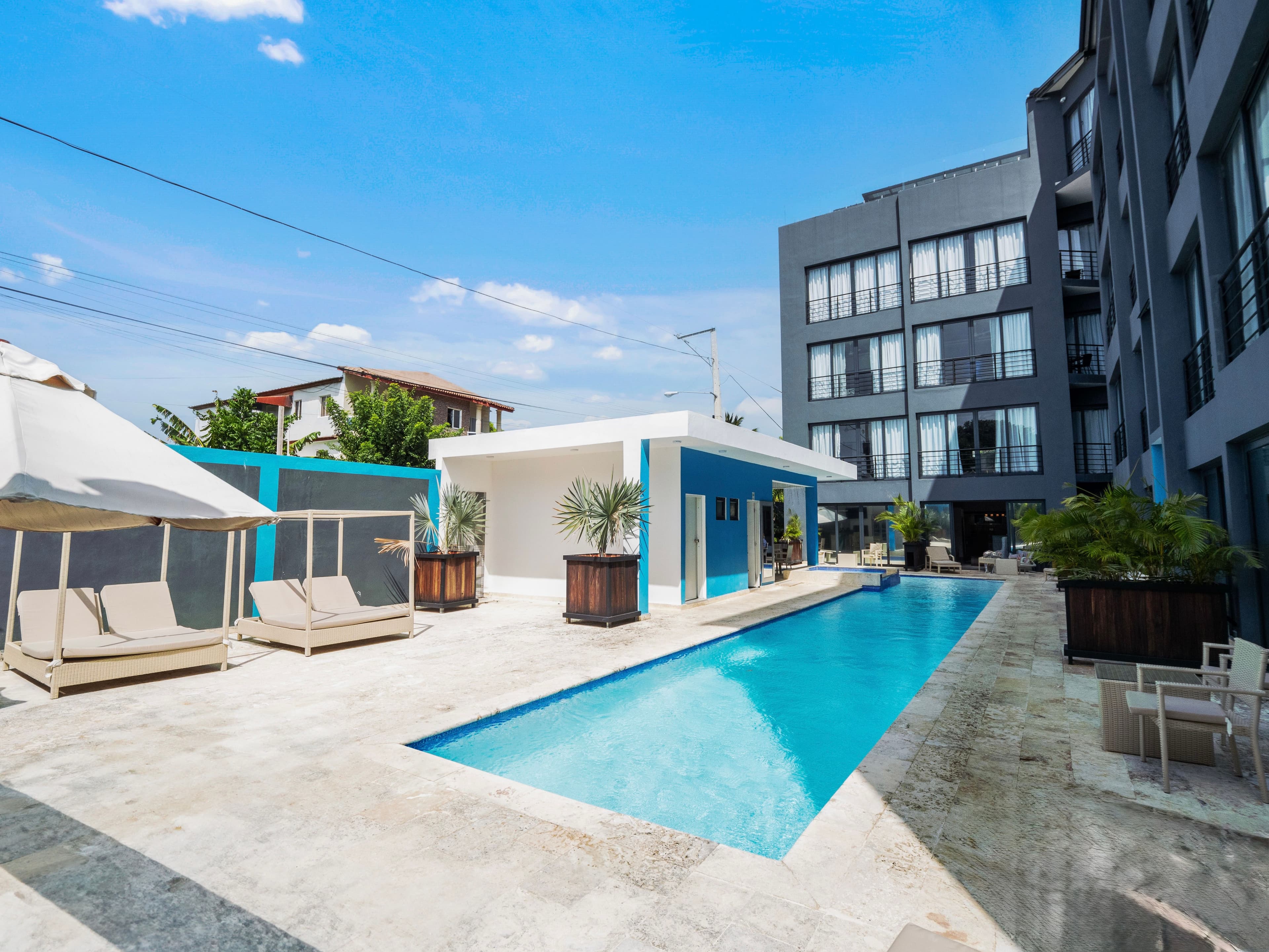 1-Bedroom Deluxe Rental Apartment with Pool and Gym in Sosúa — Pool