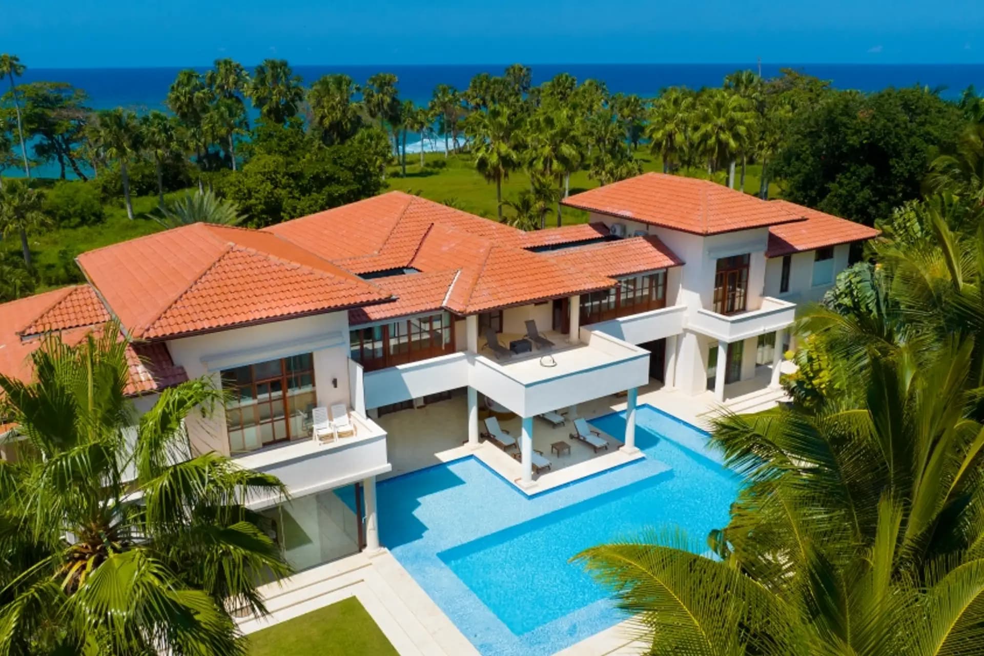 Villa mit 7 Schlafzimmern und Salzwasserpool in Sea Horse Ranch, Cabarete — Außenansicht