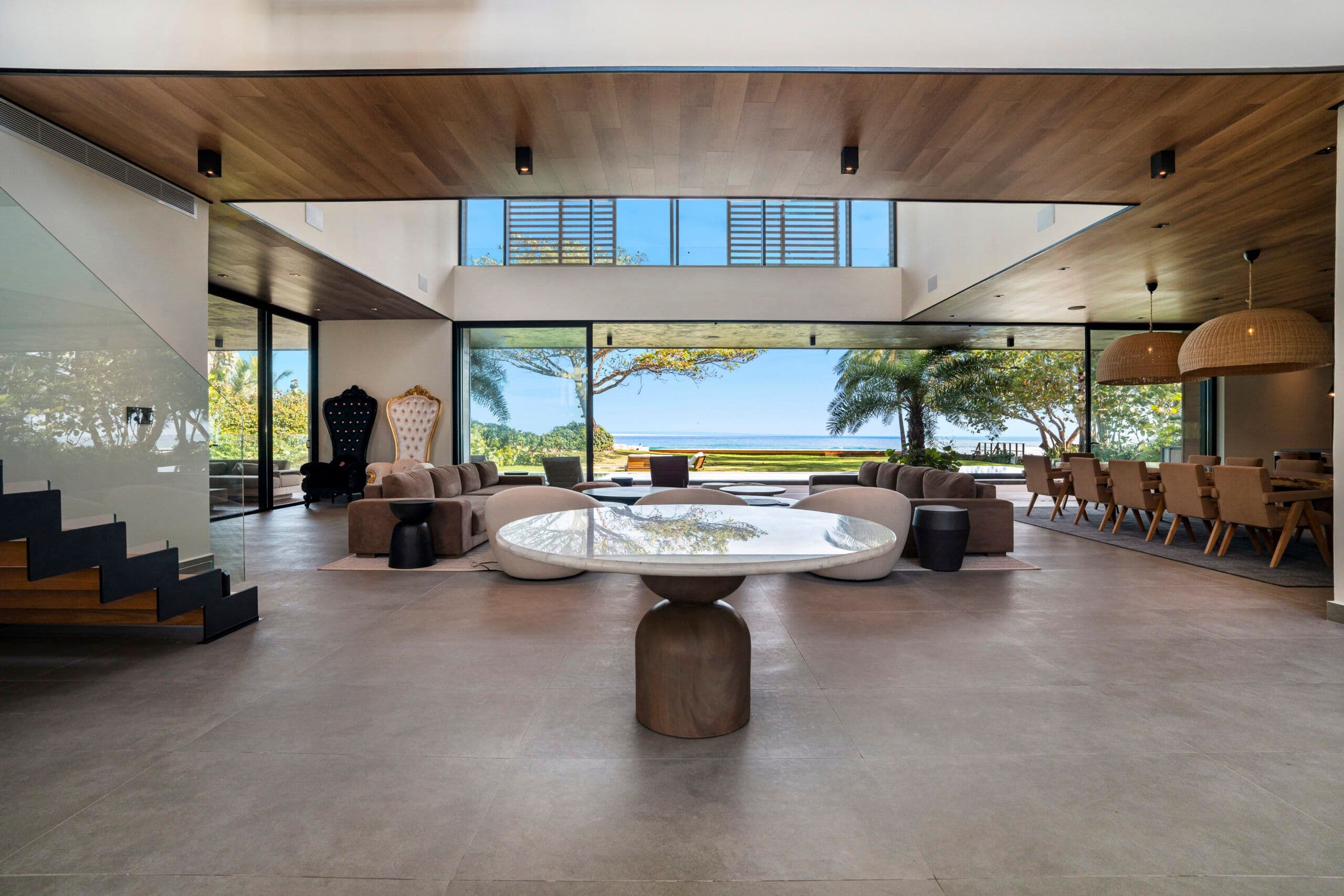 10-Bedroom Beachfront Villa with Infinity Pool in Playa Encuentro — Open living & dining area