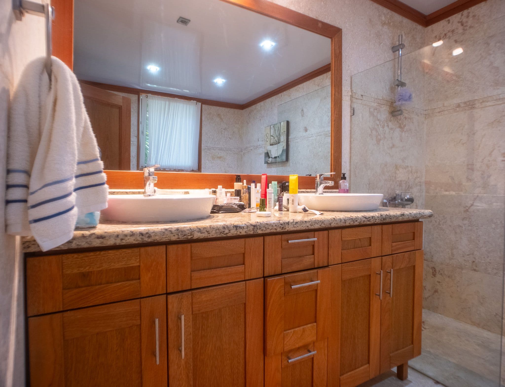 2-Bedroom Ocean View Apartment in Hispaniola Beach, Sosúa — Bathroom