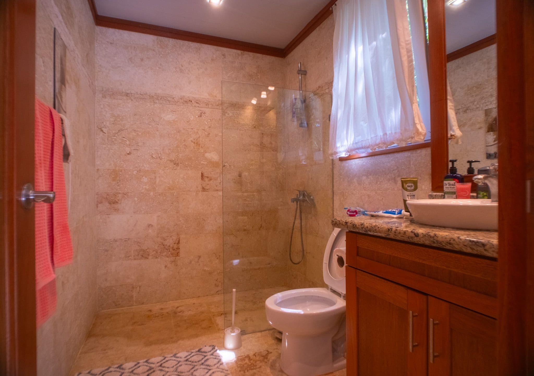 2-Bedroom Ocean View Apartment in Hispaniola Beach, Sosúa — Bathroom