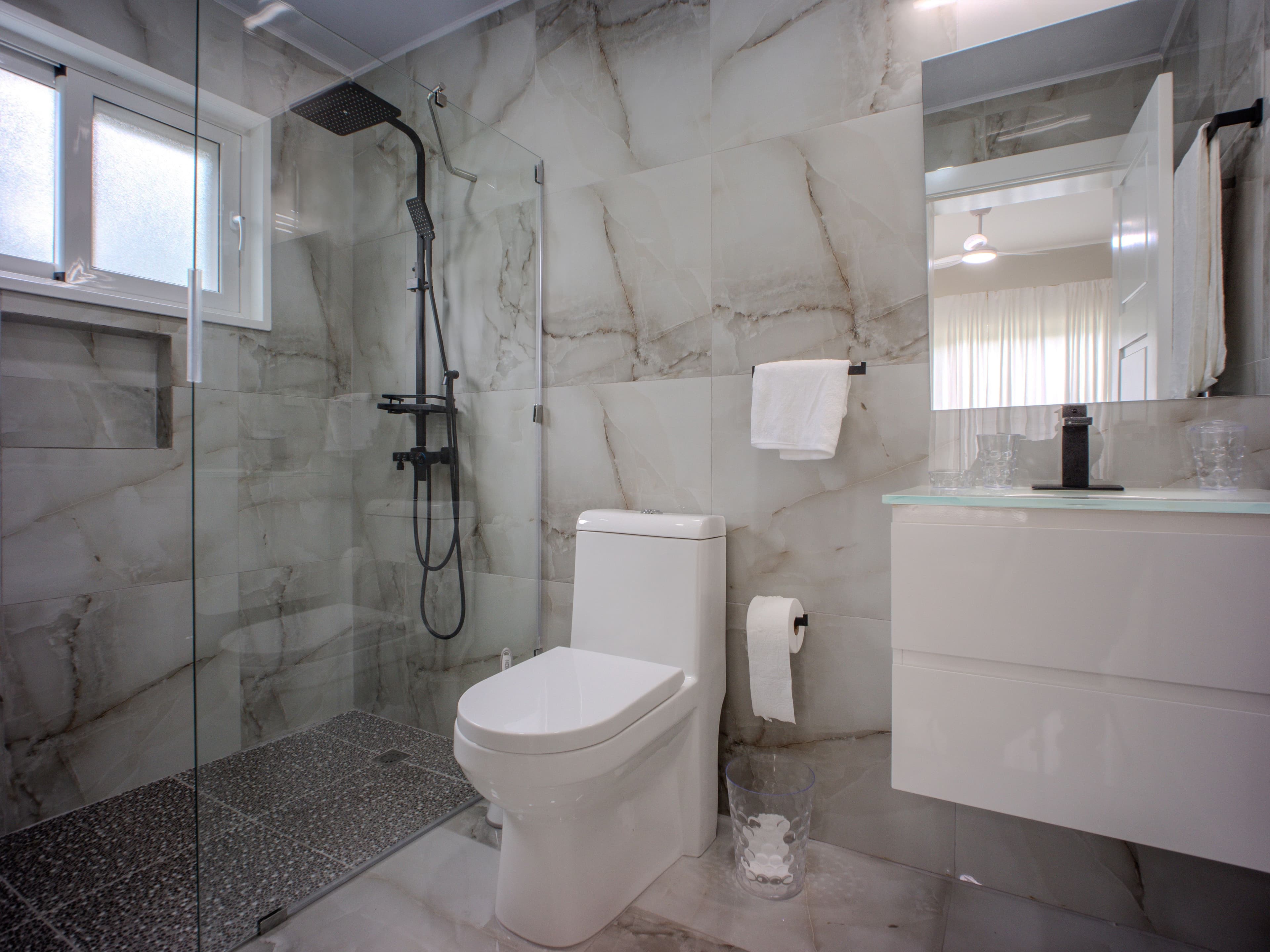 شقة من 3 غرف نوم بتشطيبات مطوّرة في Sosúa — Bathroom