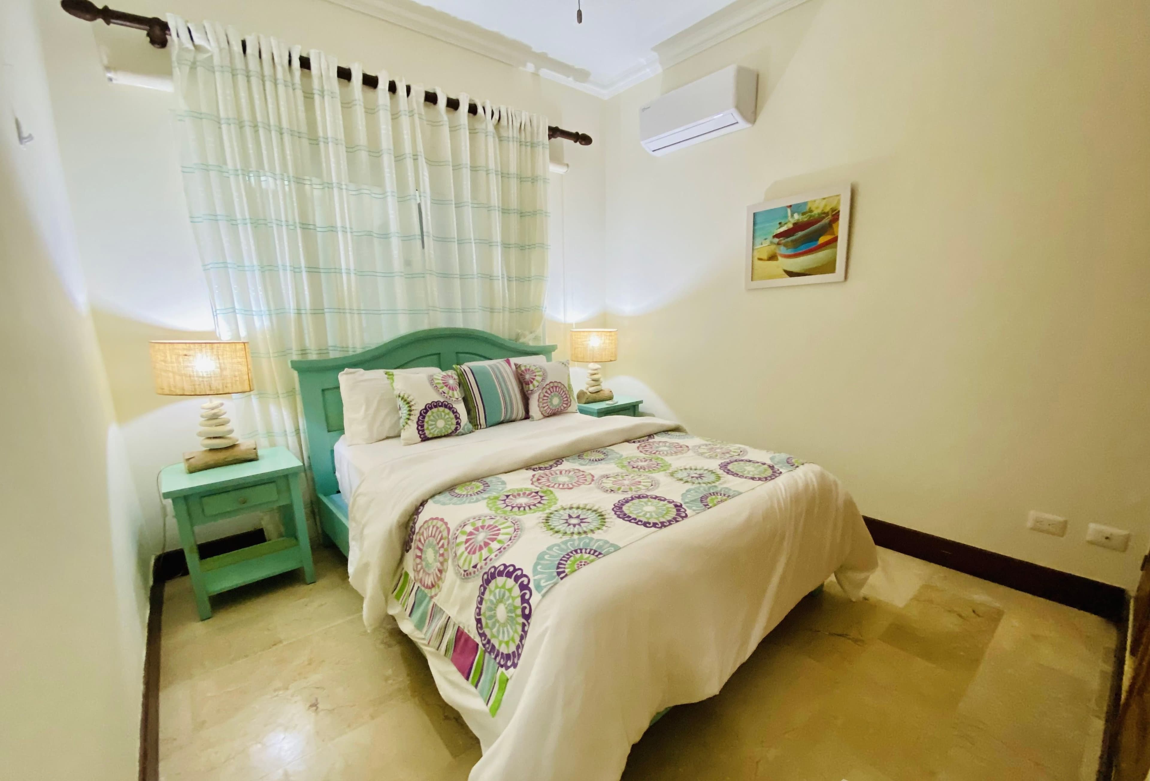 3-Bedroom Beachfront Apartment with Ocean Views in Laguna Beach, Sosúa — Bedroom
