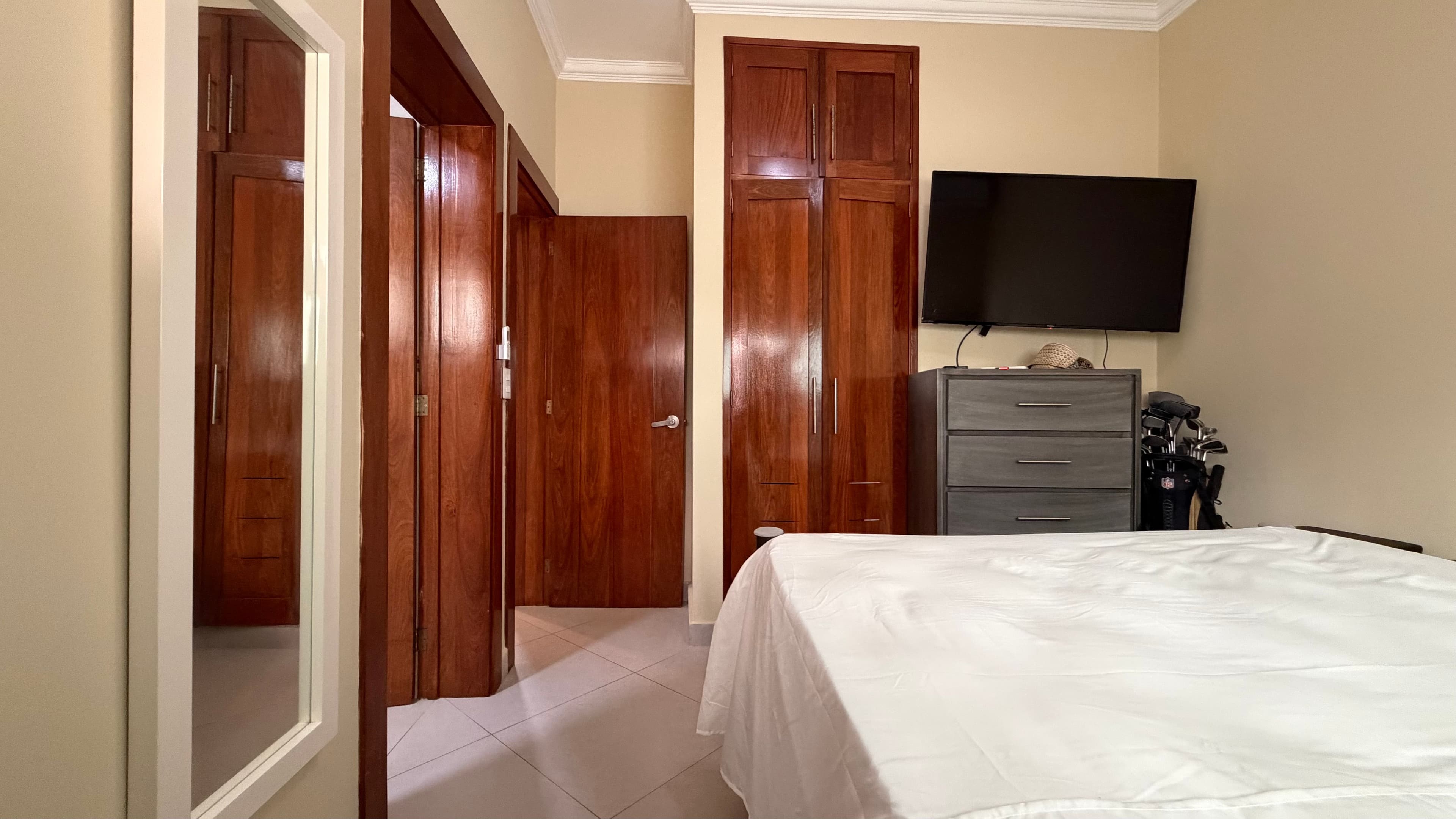 Wohnung am Meer mit 2 Schlafzimmern und Infinity-Pool in Bayrock, Sosúa — Schlafzimmer