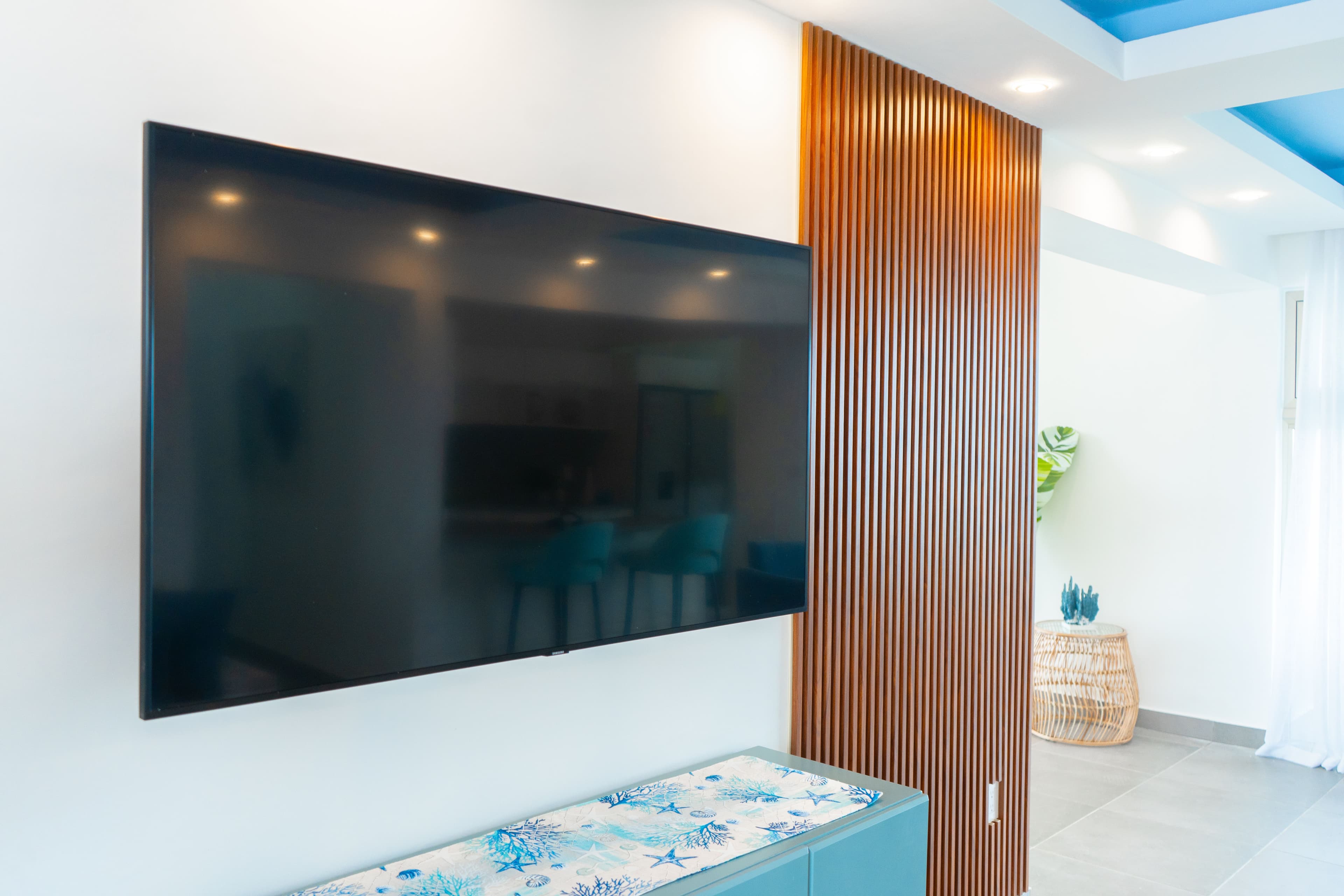 2-Bedroom Condo with Private Terrace near Cabarete Beaches — Living room