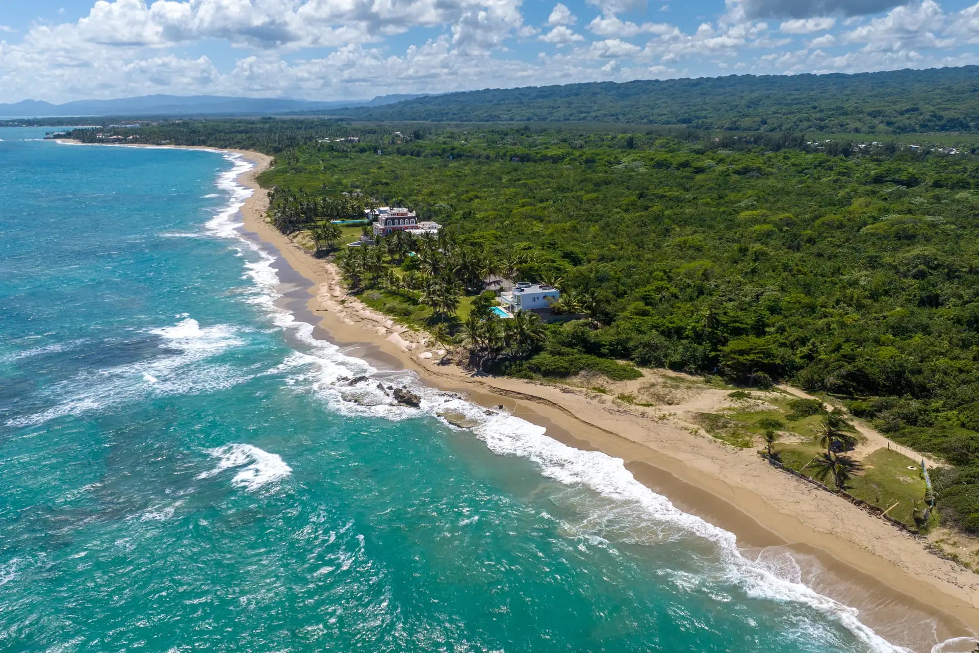1,100 m² Beachfront Lot in Encuentro, Cabarete — Surroundings