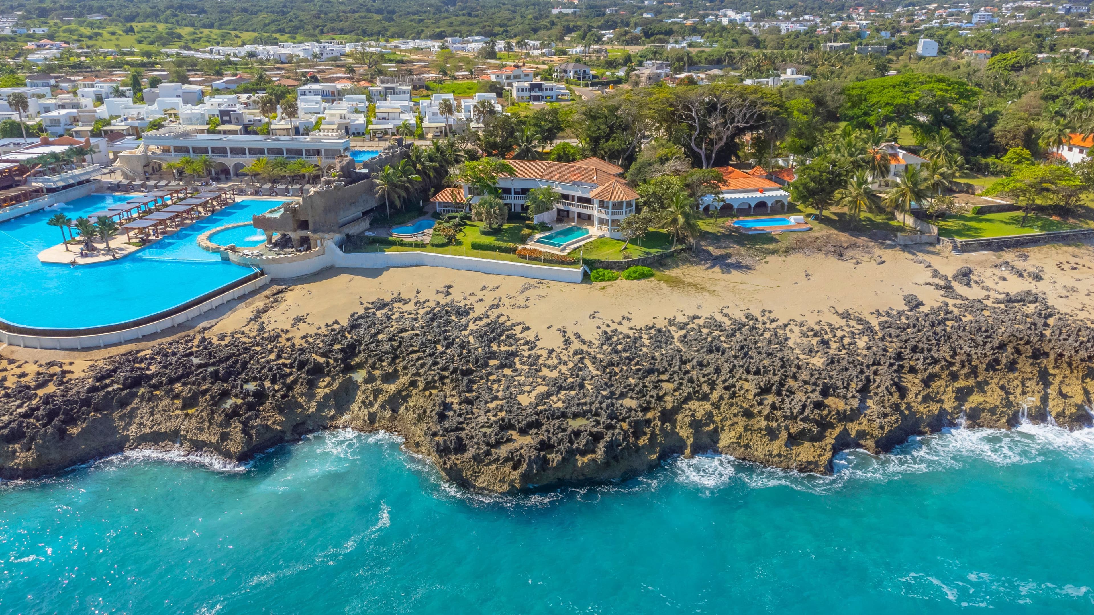 Anwesen am Meer mit 8 Schlafzimmern und zwei Pools in Playa Chiquita, Sosúa — Umgebung