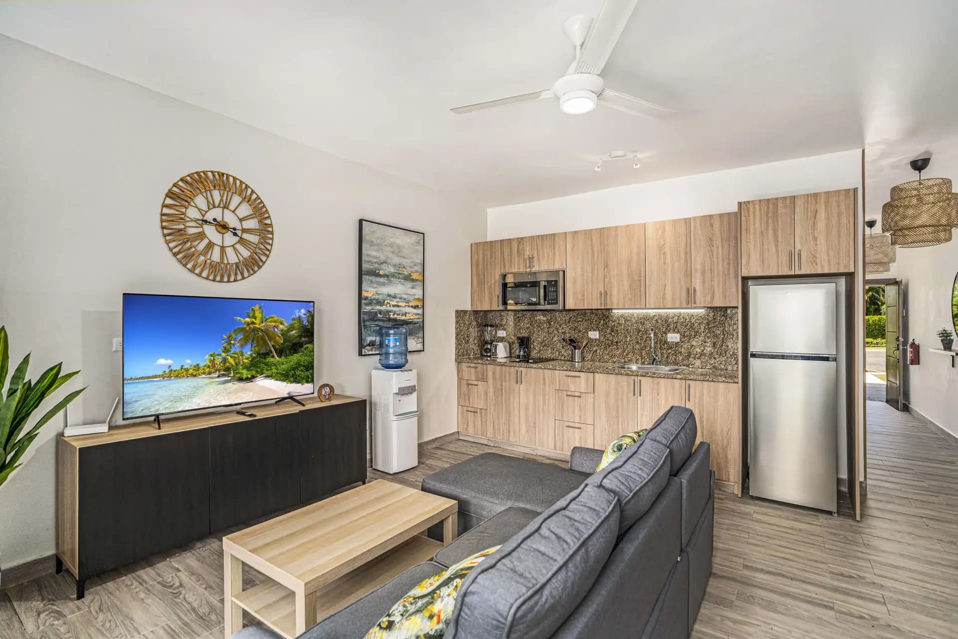 1-Bedroom Furnished Condo in Hispaniola Residencial, Sosúa — Living room