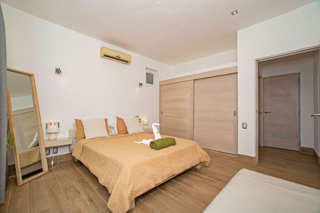 Вілла з 3 спальнями, гідромасажним басейном і водоспадом в Agua Dulce, Sosúa — Bedroom
