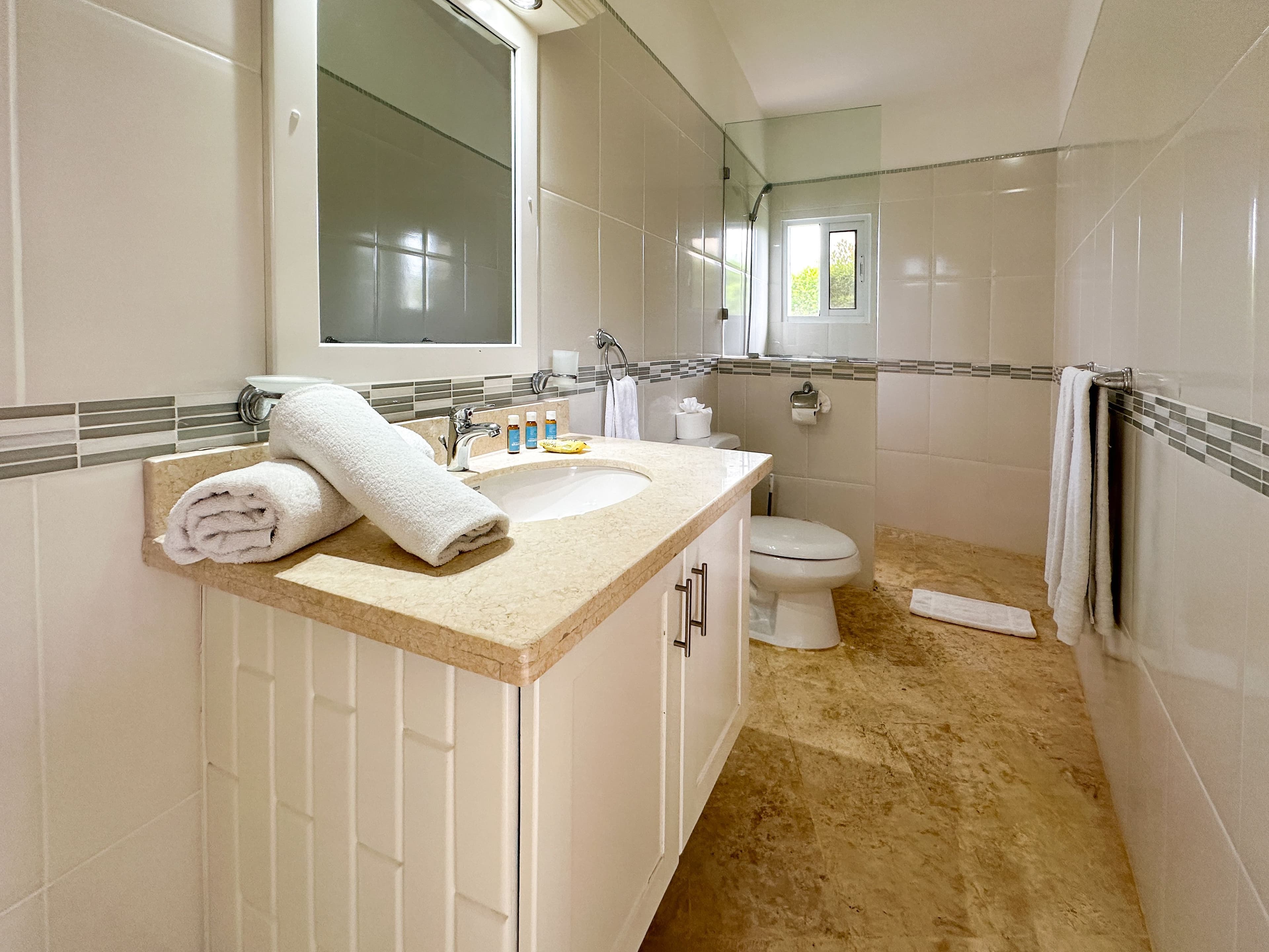 4-Bedroom Villa with Private Pool in Casa Linda, Sosúa — Bad