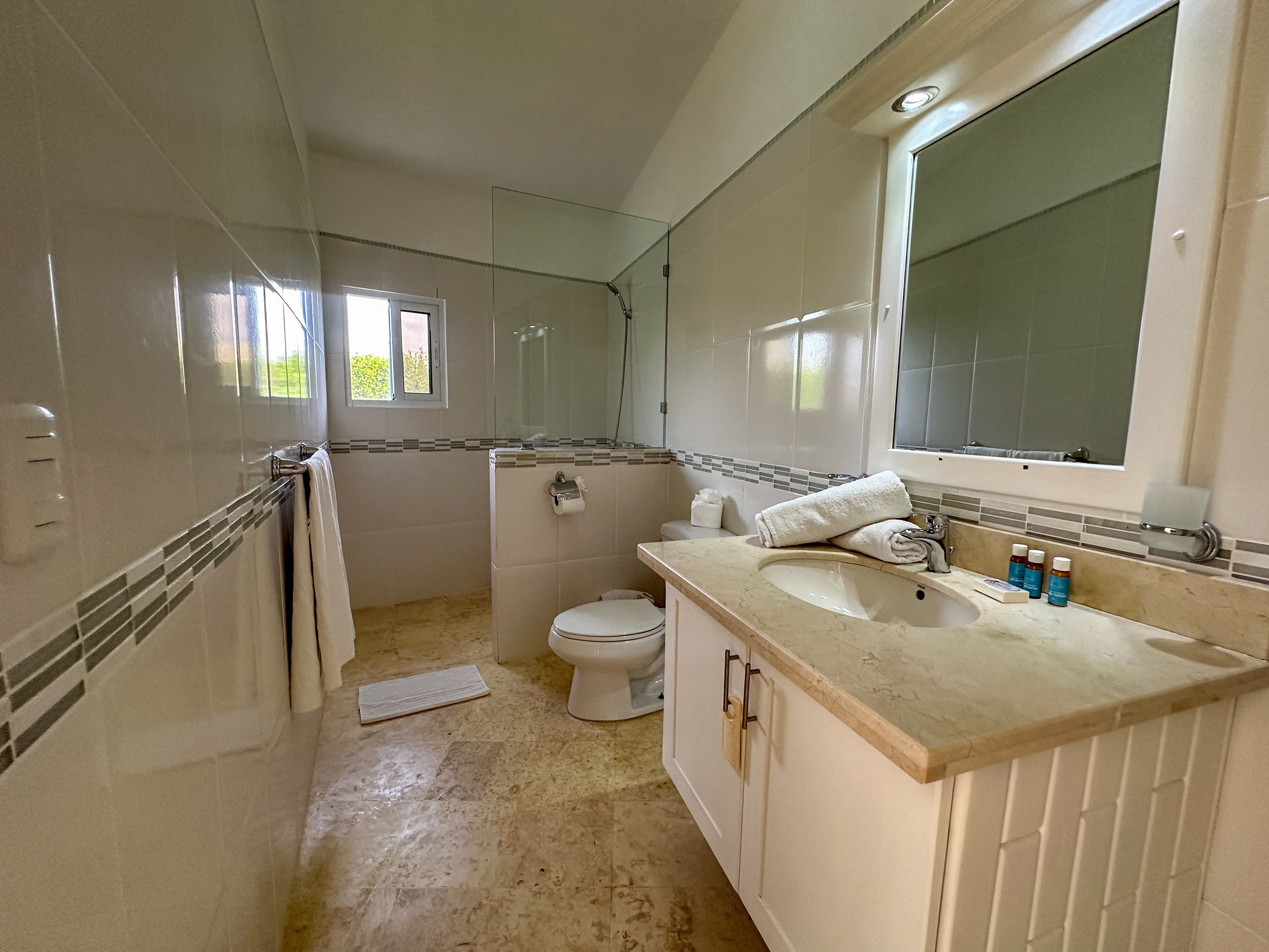 4-Bedroom Villa with Private Pool in Casa Linda, Sosúa — Bad