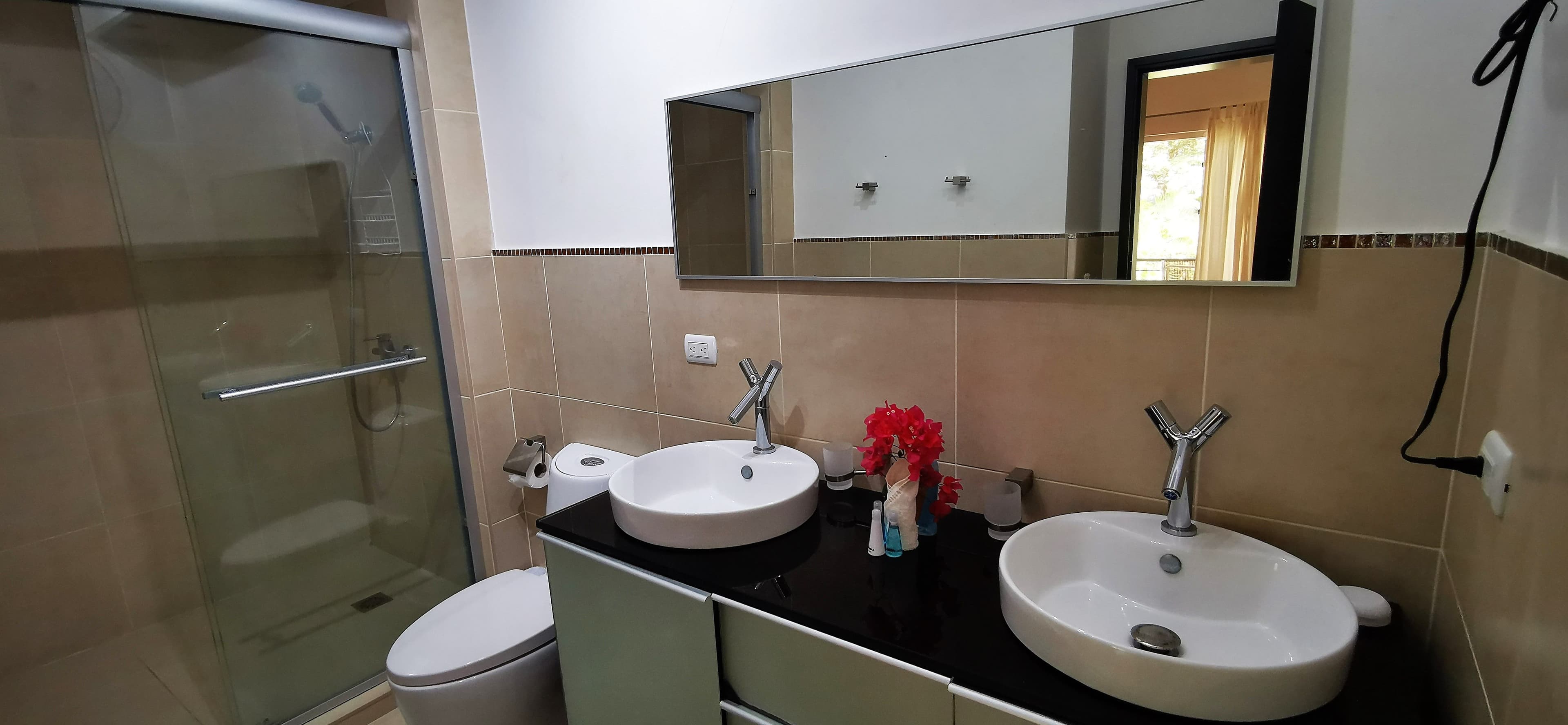 1-Bedroom Beachfront Apartment with Partial Ocean Views in Sosúa — Bathroom