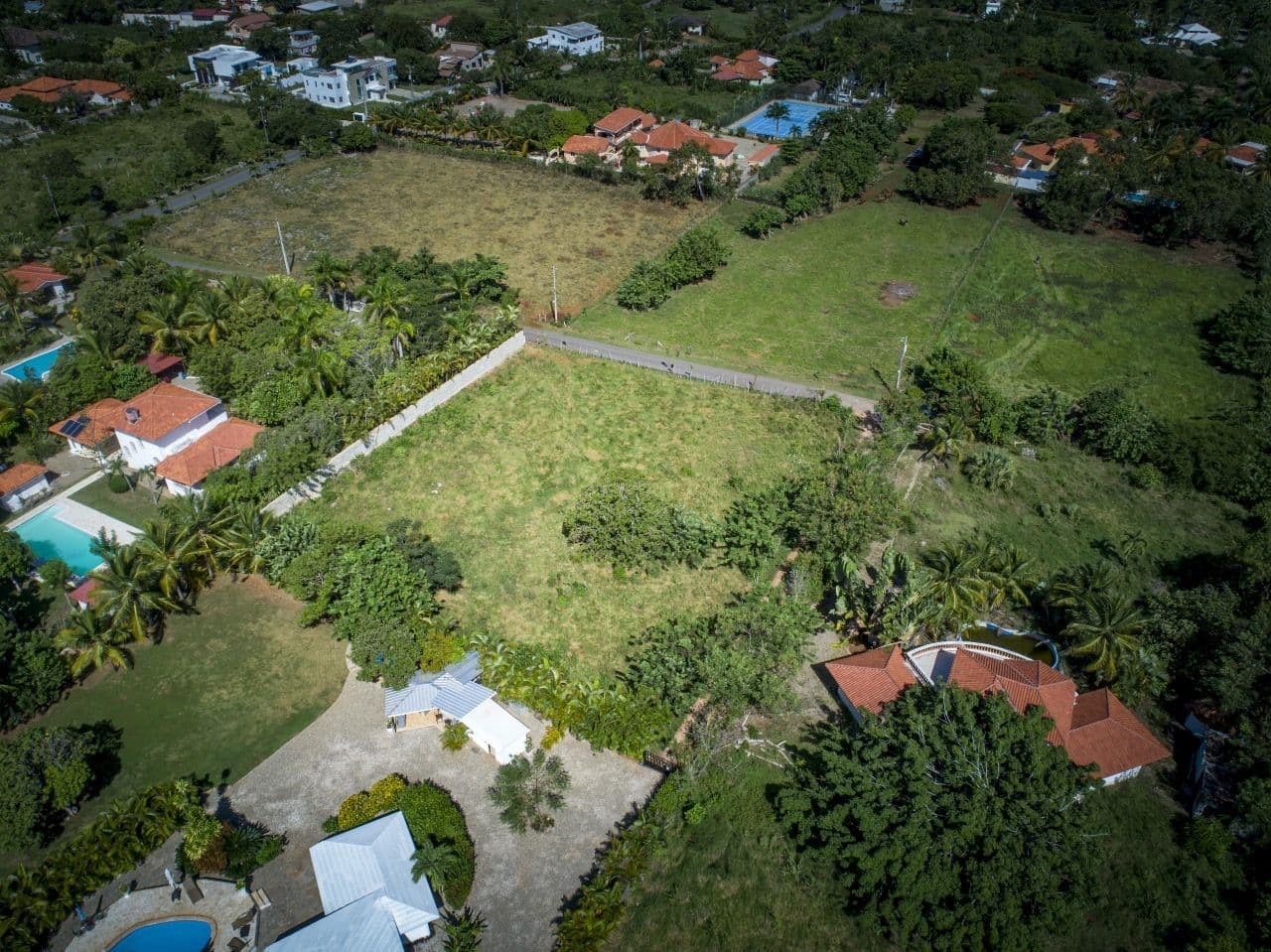 1,400 m² Residential Lot in Lomas Mironas, Cabarete — Surroundings