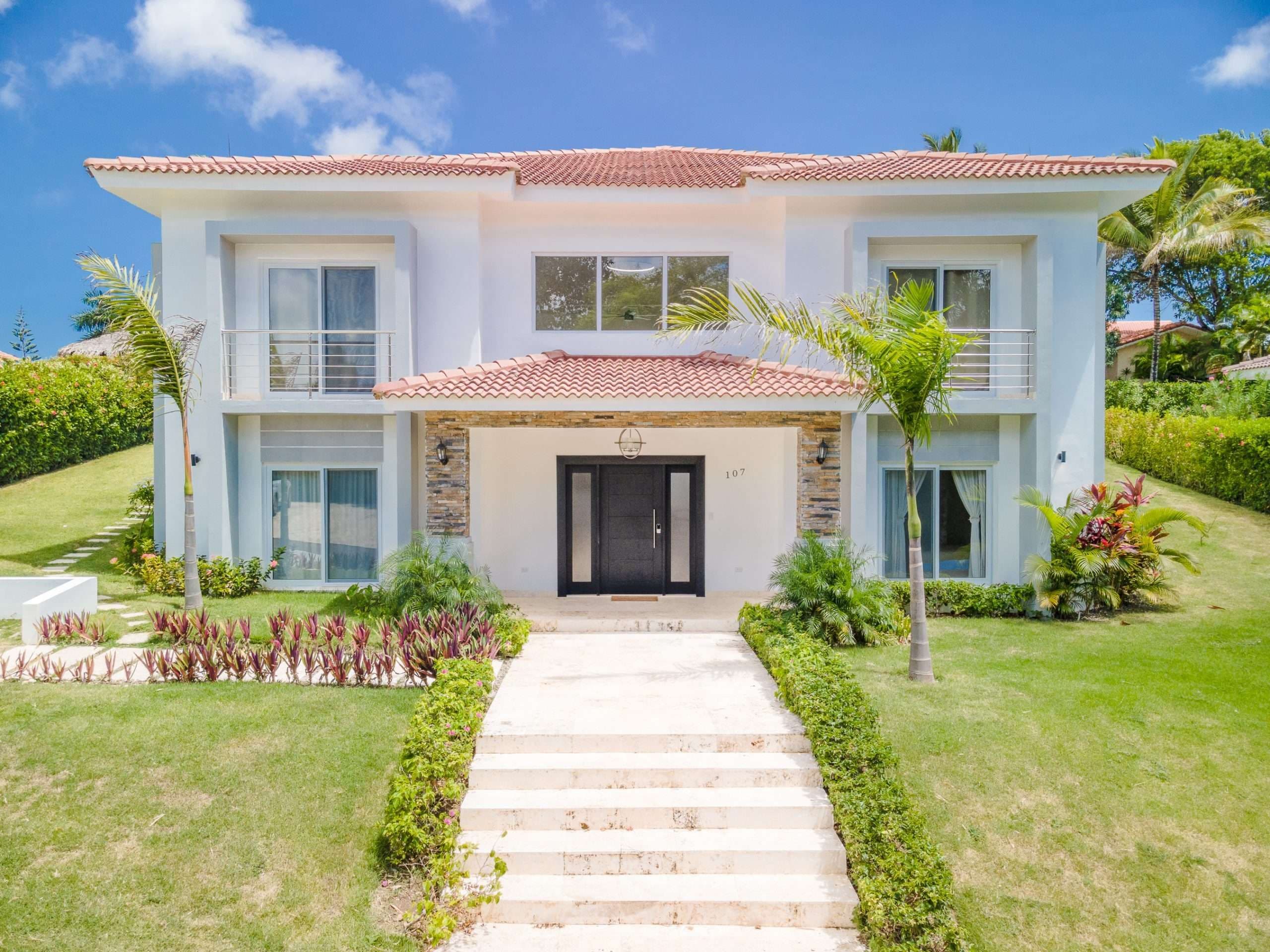 4-Bedroom Modern Villa with Private Pool in Sosúa, Built in 2022 — Exterior
