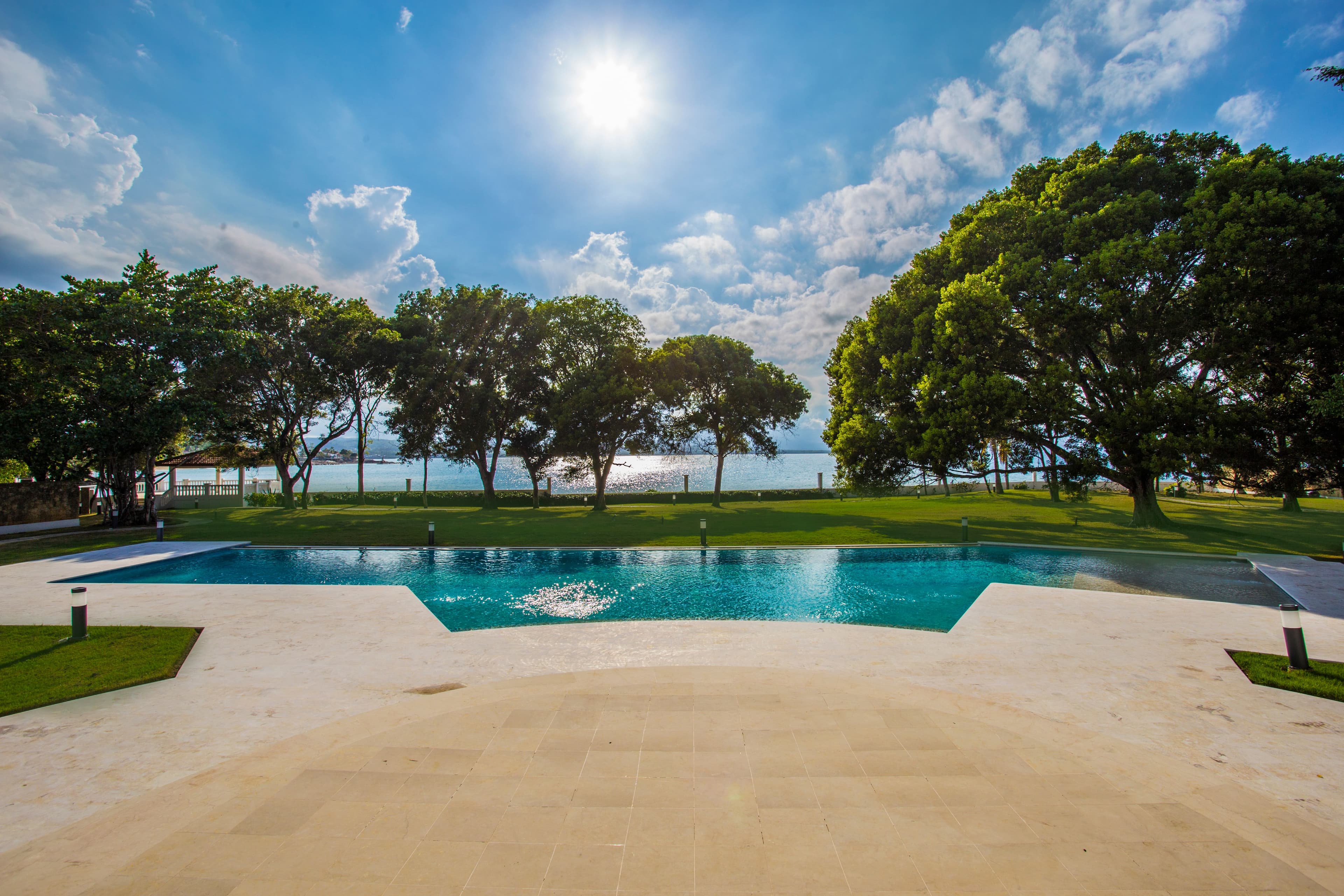 6-Bedroom Oceanfront Estate with Private Beach Access in Sosúa — Pool
