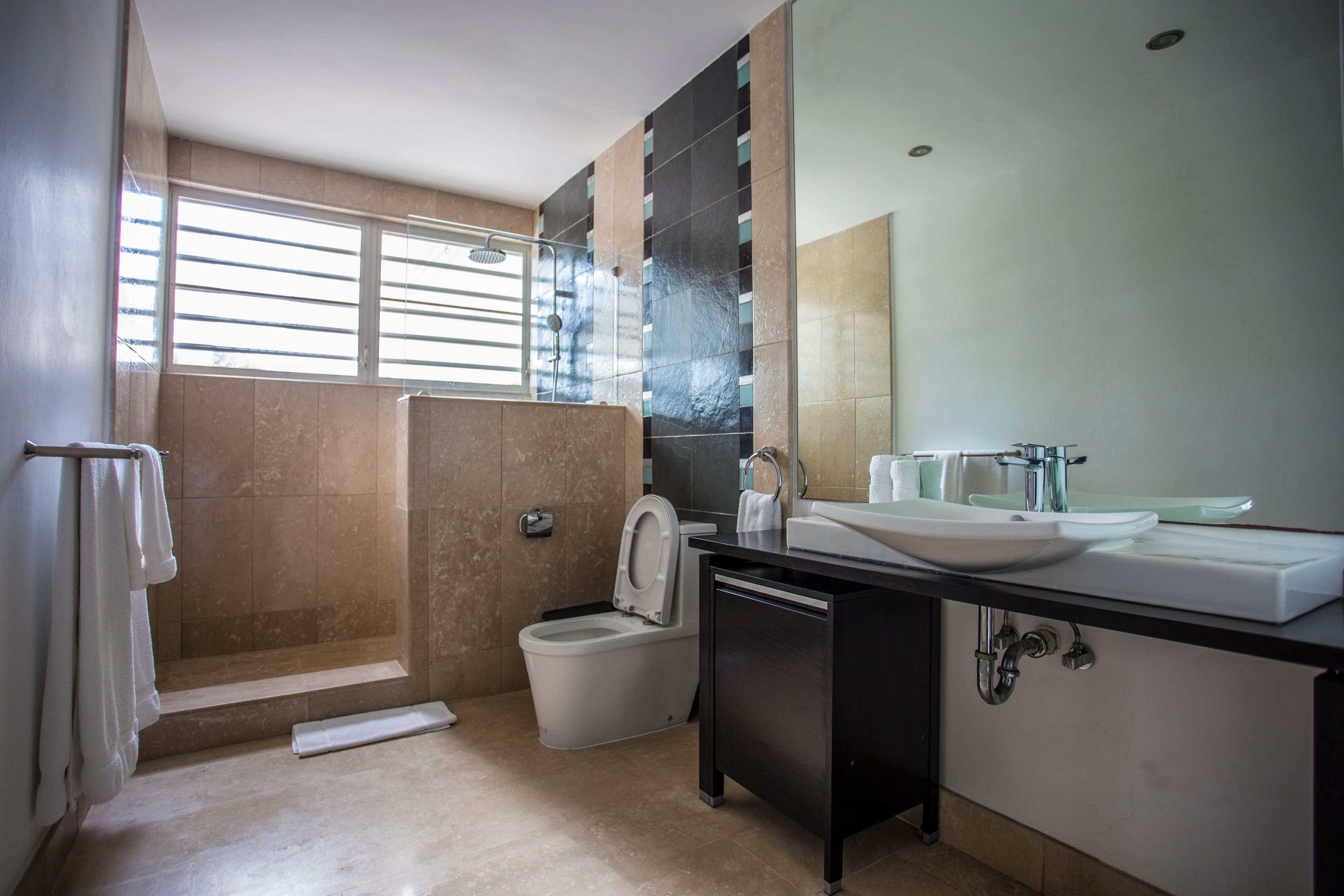 6-Bedroom Oceanfront Estate with Private Beach Access in Sosúa — Bathroom