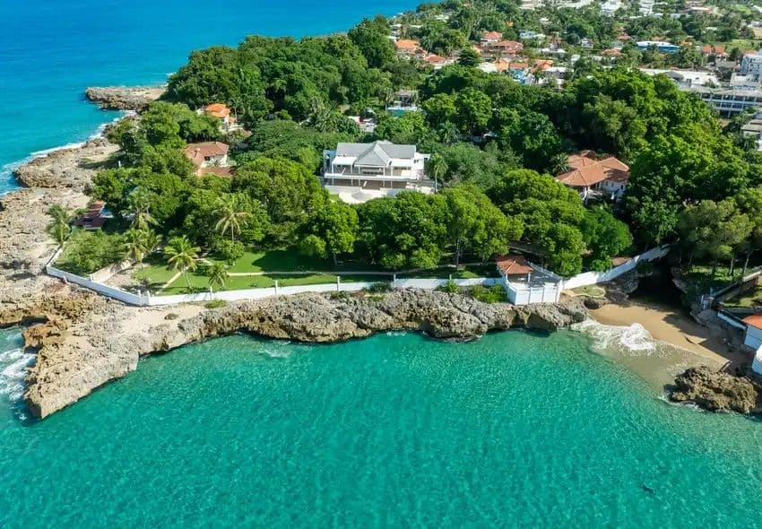 6-Bedroom Oceanfront Estate with Private Beach Access in Sosúa — Surroundings