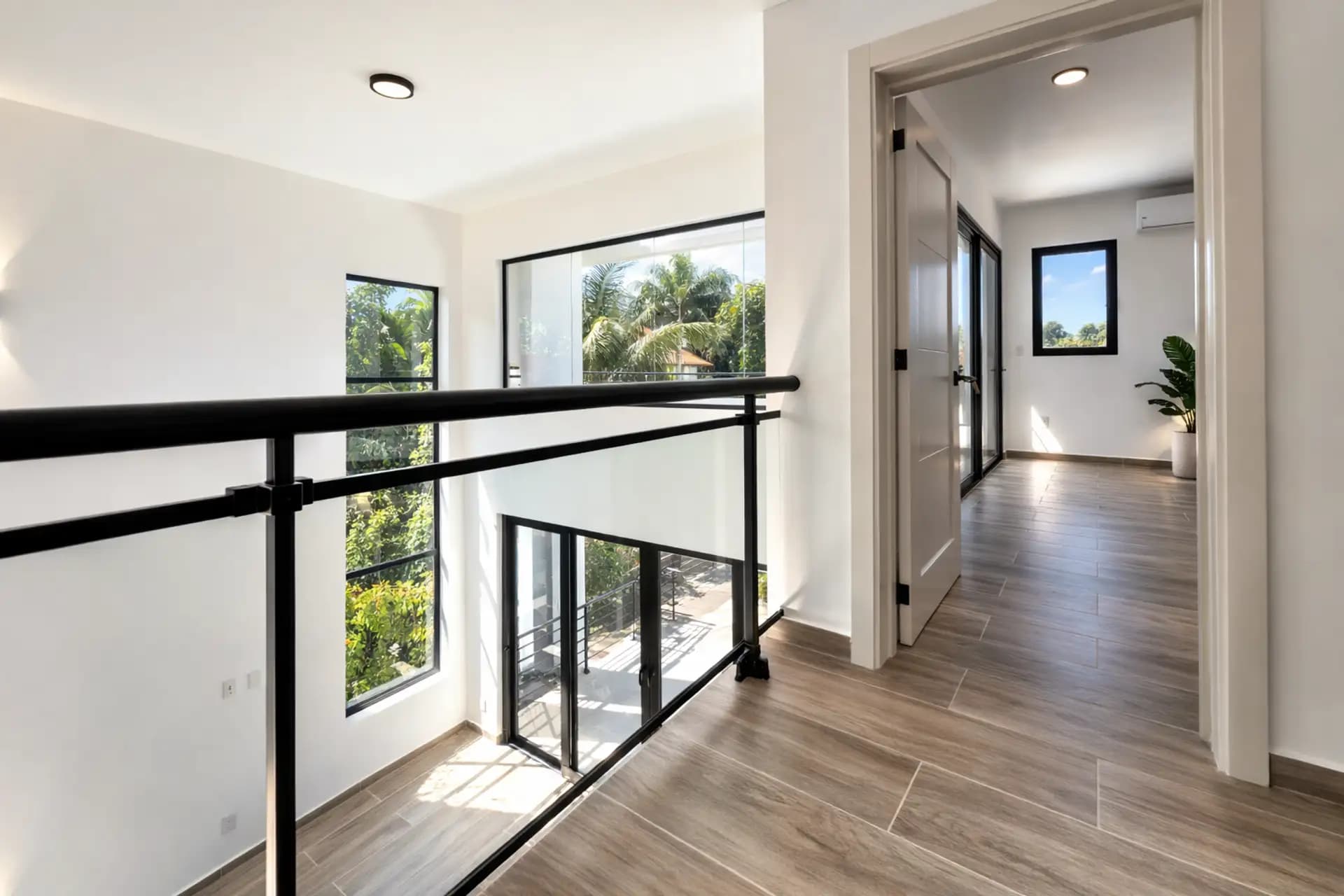 3-Bedroom New Pool Villa with Rooftop Terrace in Perla Marina — Hallway