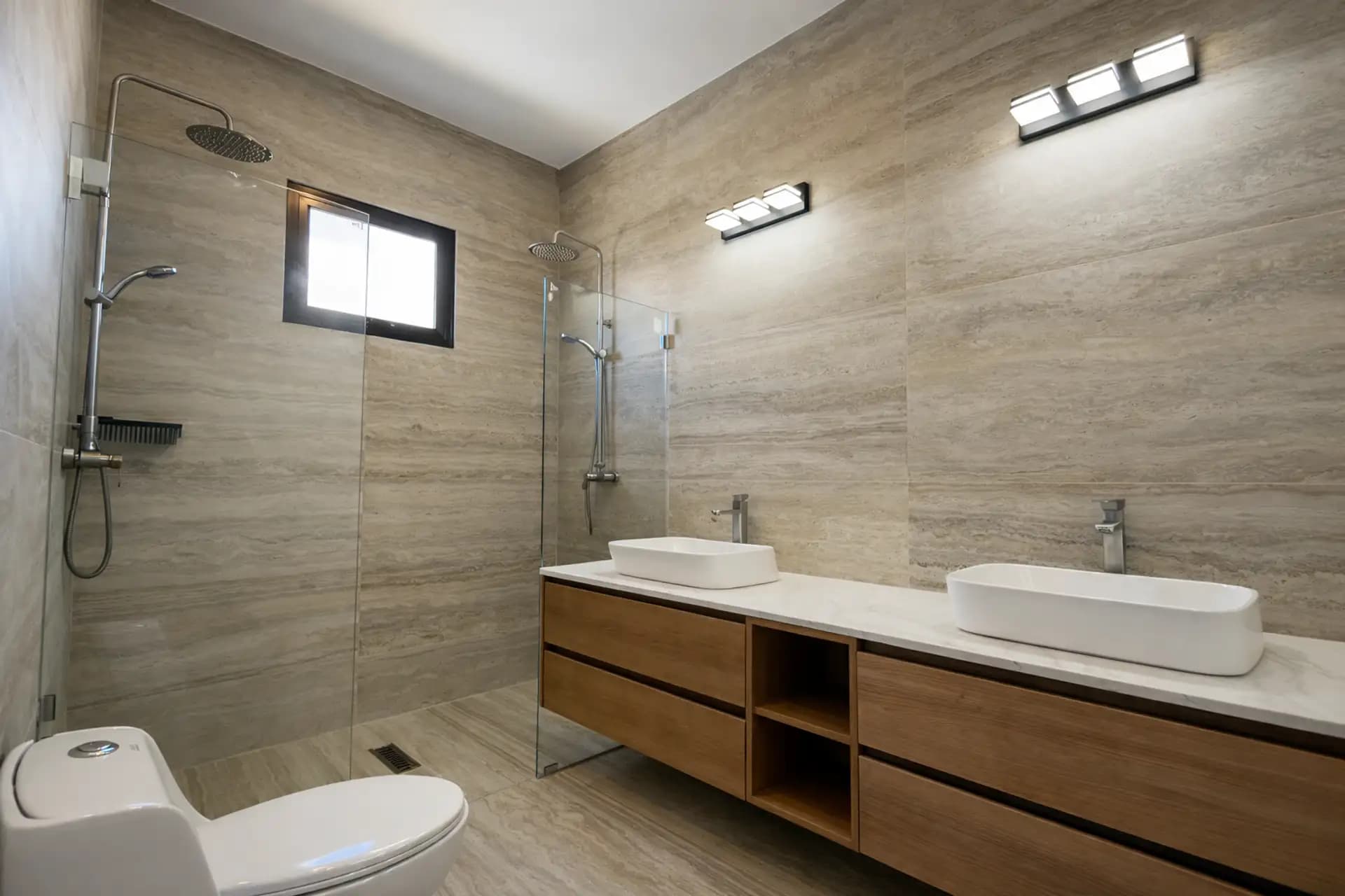 3-Bedroom New Pool Villa with Rooftop Terrace in Perla Marina — Bathroom