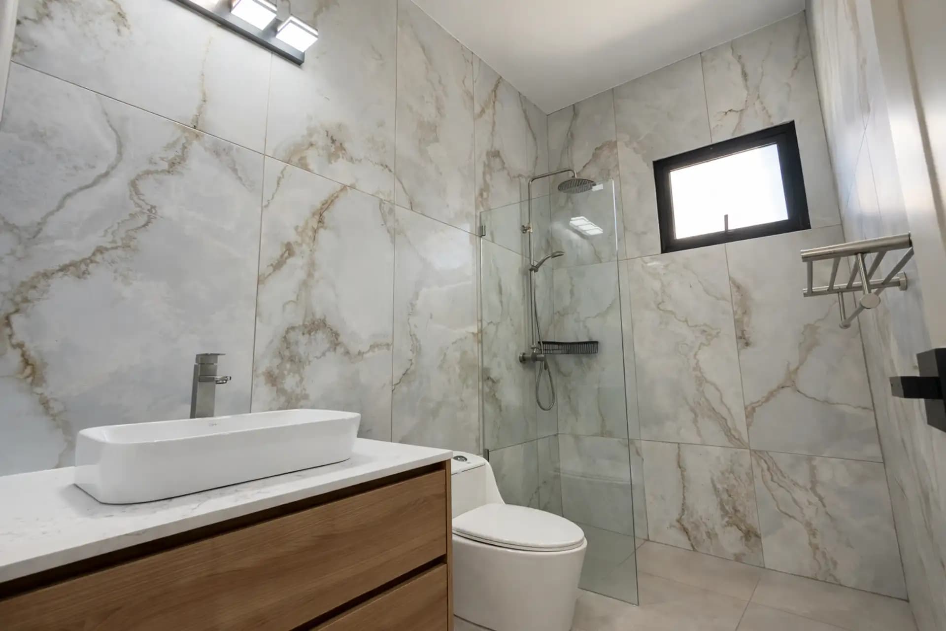 3-Bedroom New Pool Villa with Rooftop Terrace in Perla Marina — Bathroom