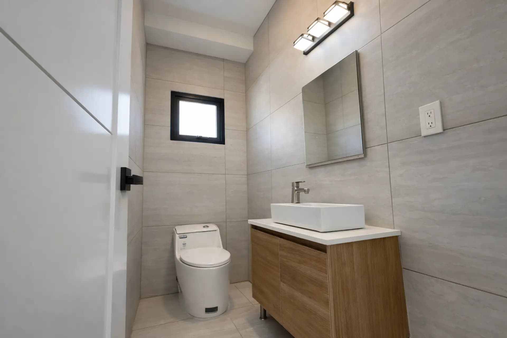 3-Bedroom New Pool Villa with Rooftop Terrace in Perla Marina — Guest toilet