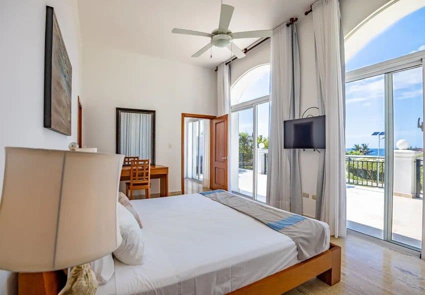 1-Bedroom Ocean View Apartment with 137 m² of Space in Sosúa — Bedroom