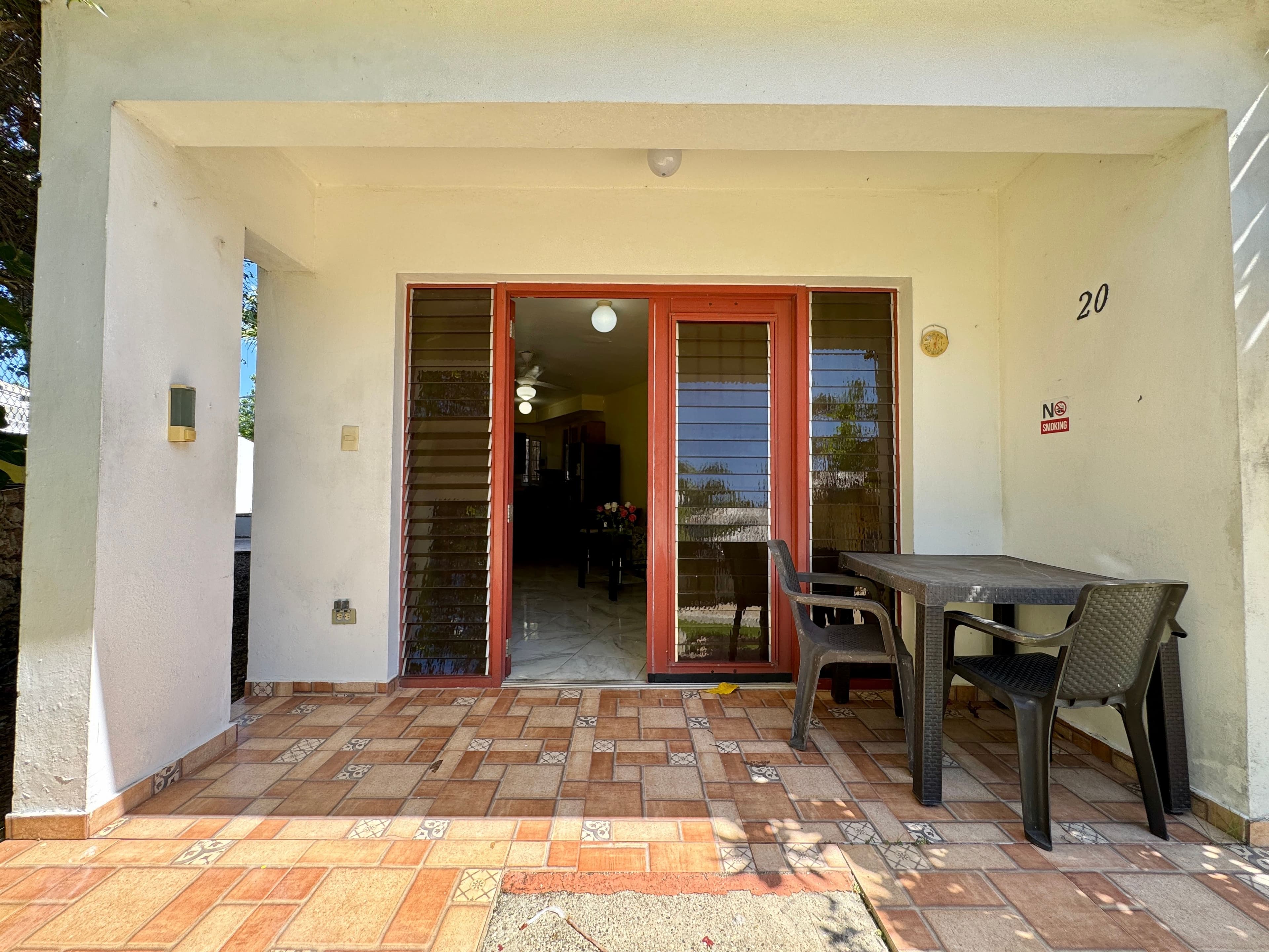 Reihenhaus mit 1 Schlafzimmer auf zwei Ebenen nahe Playa Alicia, Sosúa — Terrasse