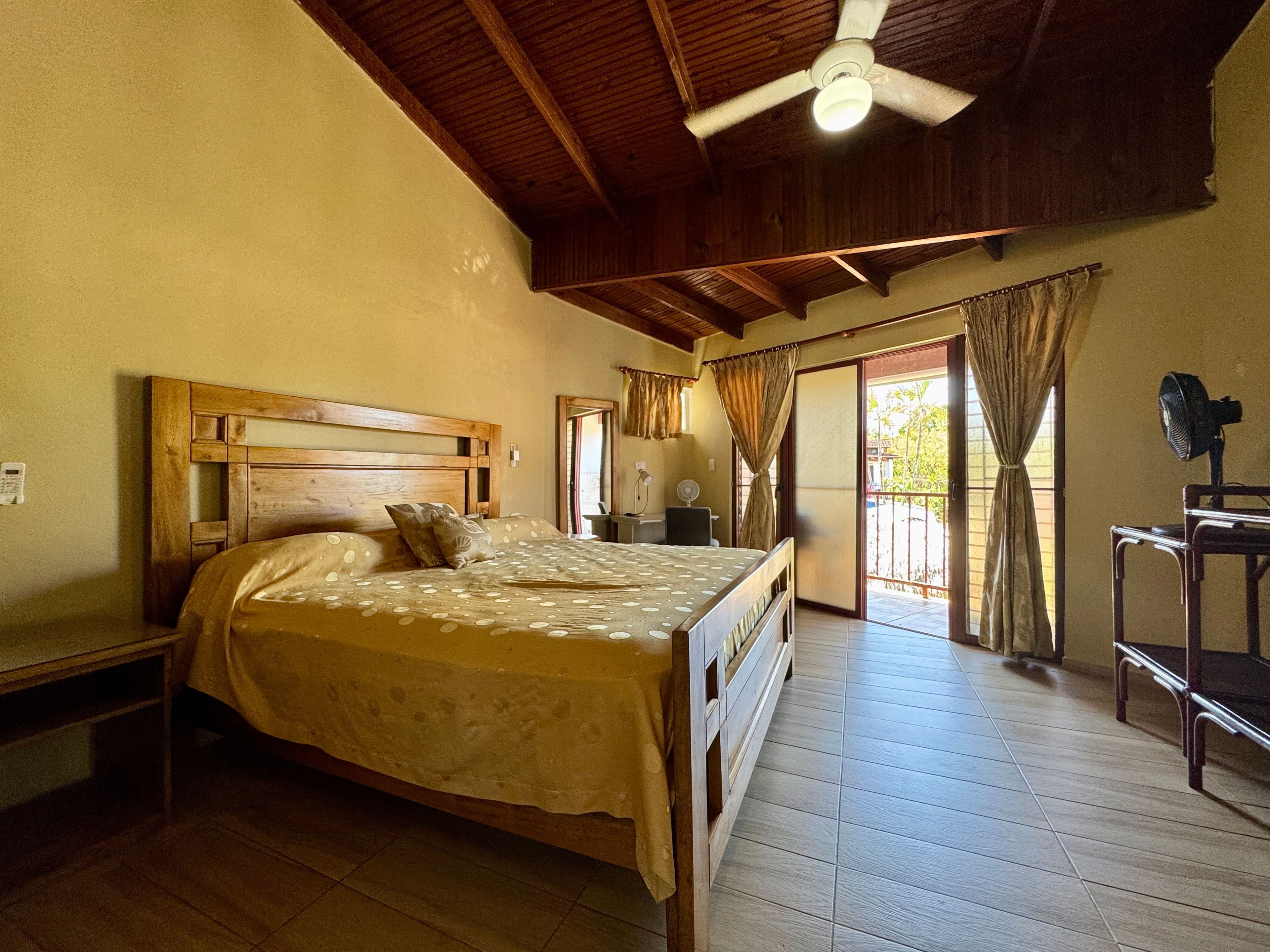 Reihenhaus mit 1 Schlafzimmer auf zwei Ebenen nahe Playa Alicia, Sosúa — Schlafzimmer