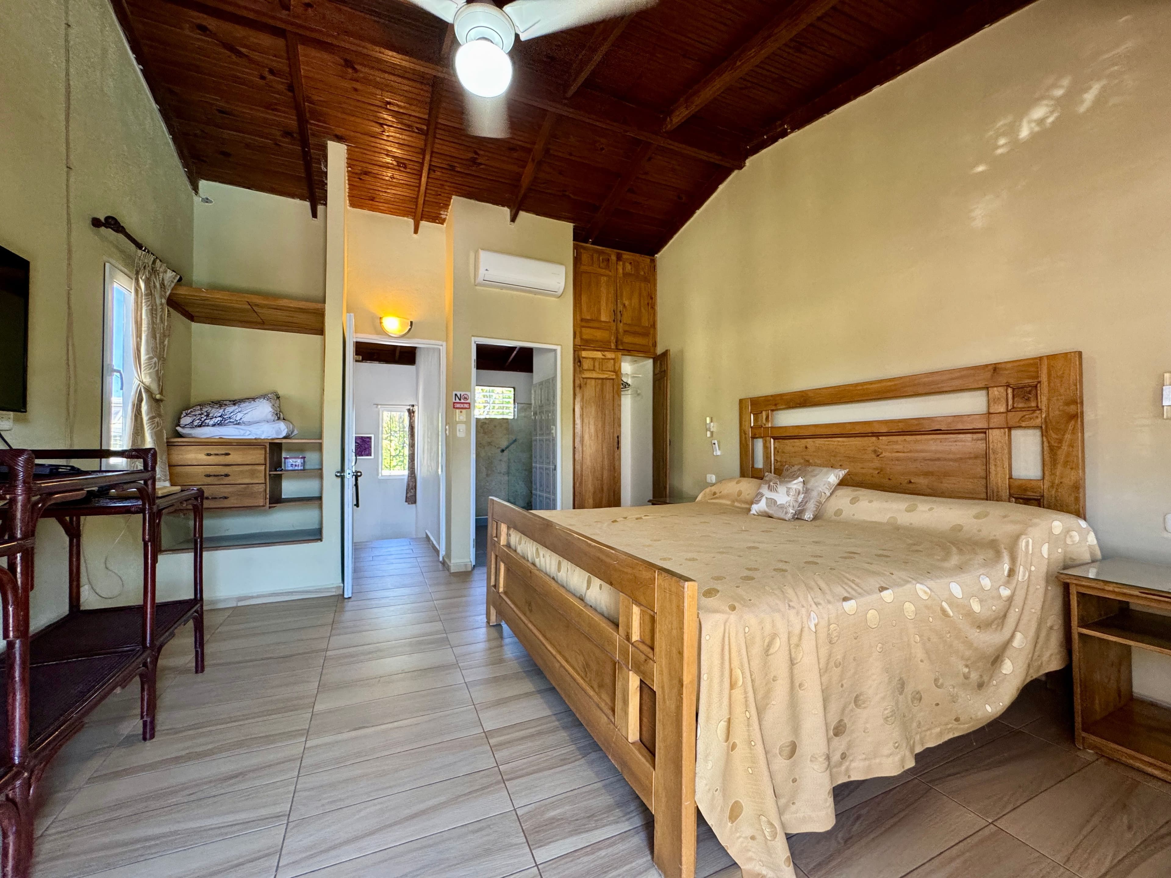 Reihenhaus mit 1 Schlafzimmer auf zwei Ebenen nahe Playa Alicia, Sosúa — Schlafzimmer