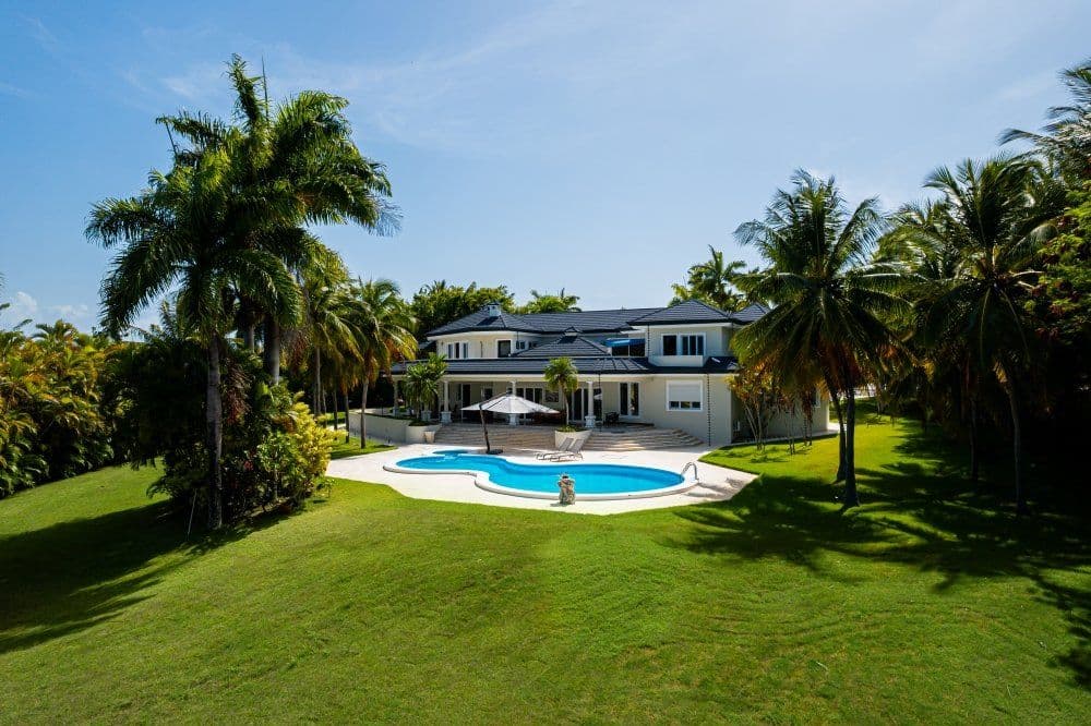 فيلا من 5 غرف نوم على قطعة أرض مزدوجة في Sea Horse Ranch — حديقة