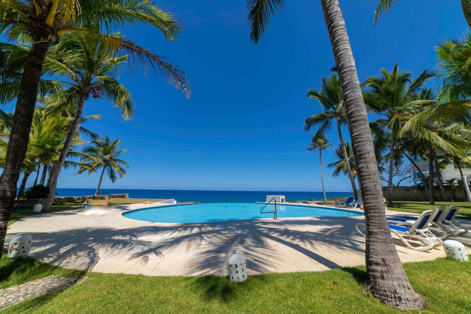 Erdgeschosswohnung am Meer mit 2 Schlafzimmern in Sosúa — Pool